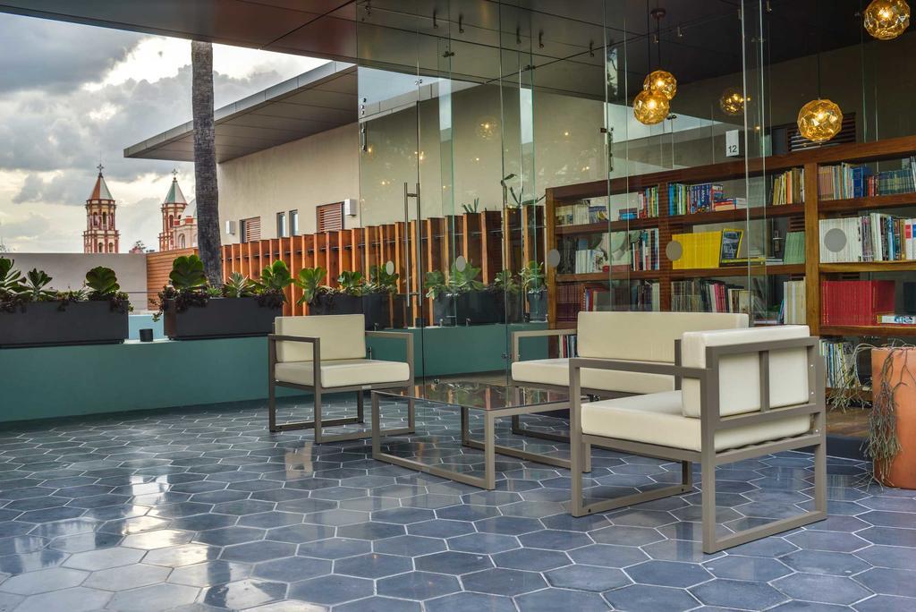 Hotel Criol Керетаро Екстер'єр фото Library