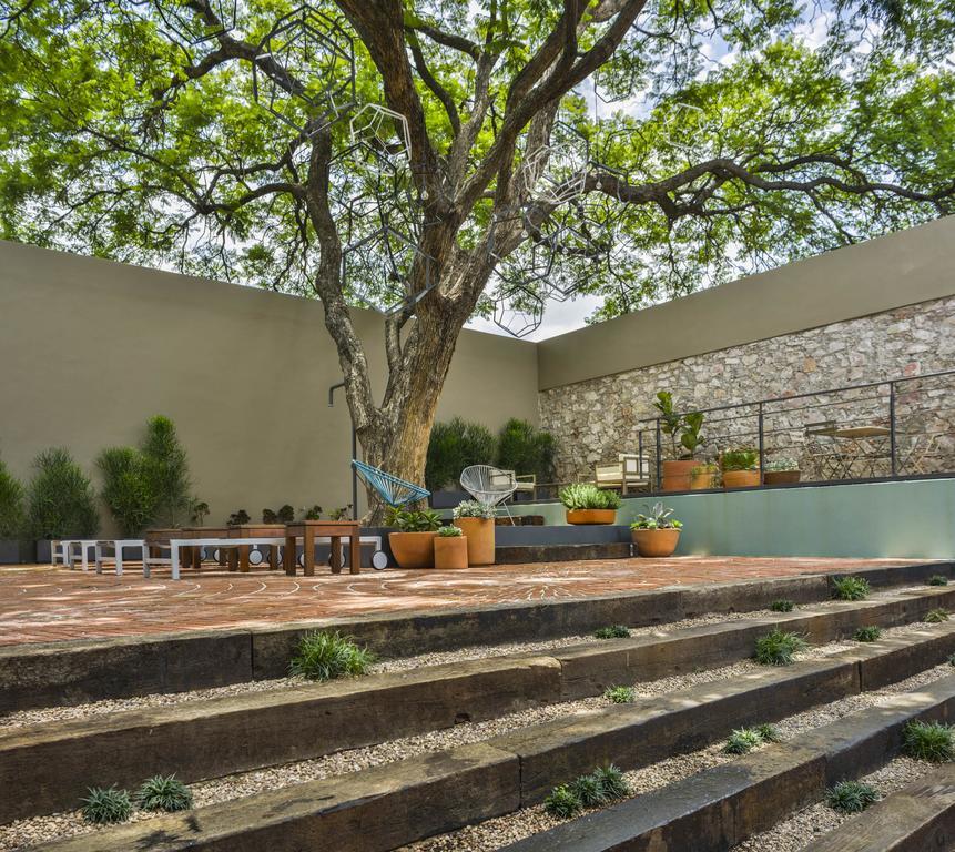 Hotel Criol Керетаро Екстер'єр фото The courtyard of the house